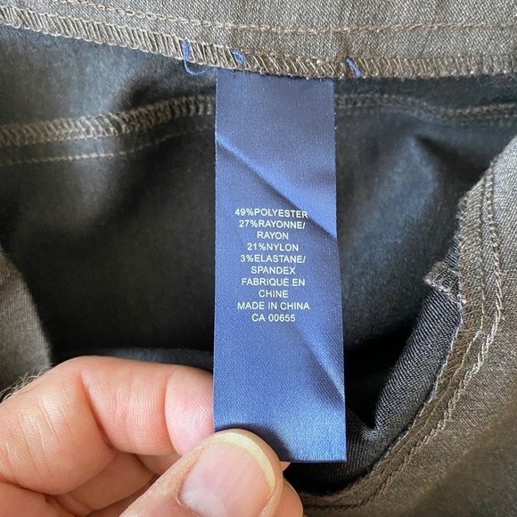 Reitmans Women's Brown Elastic Waist Pull On Capri Dress Pants Size 9 - Picture 5 of 10